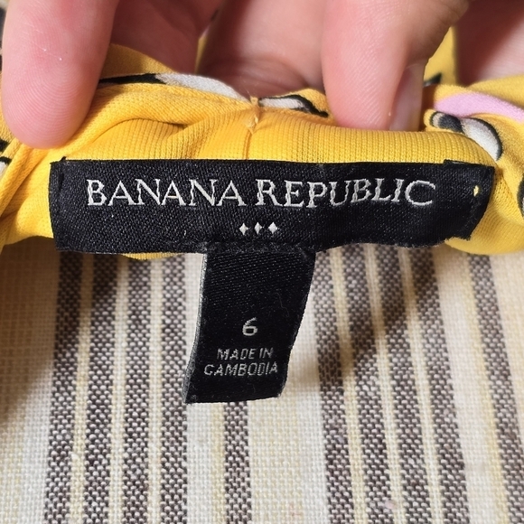 Banana Republic Women's Yellow Flower Pleated Dress Size 6 - Picture 3 of 6